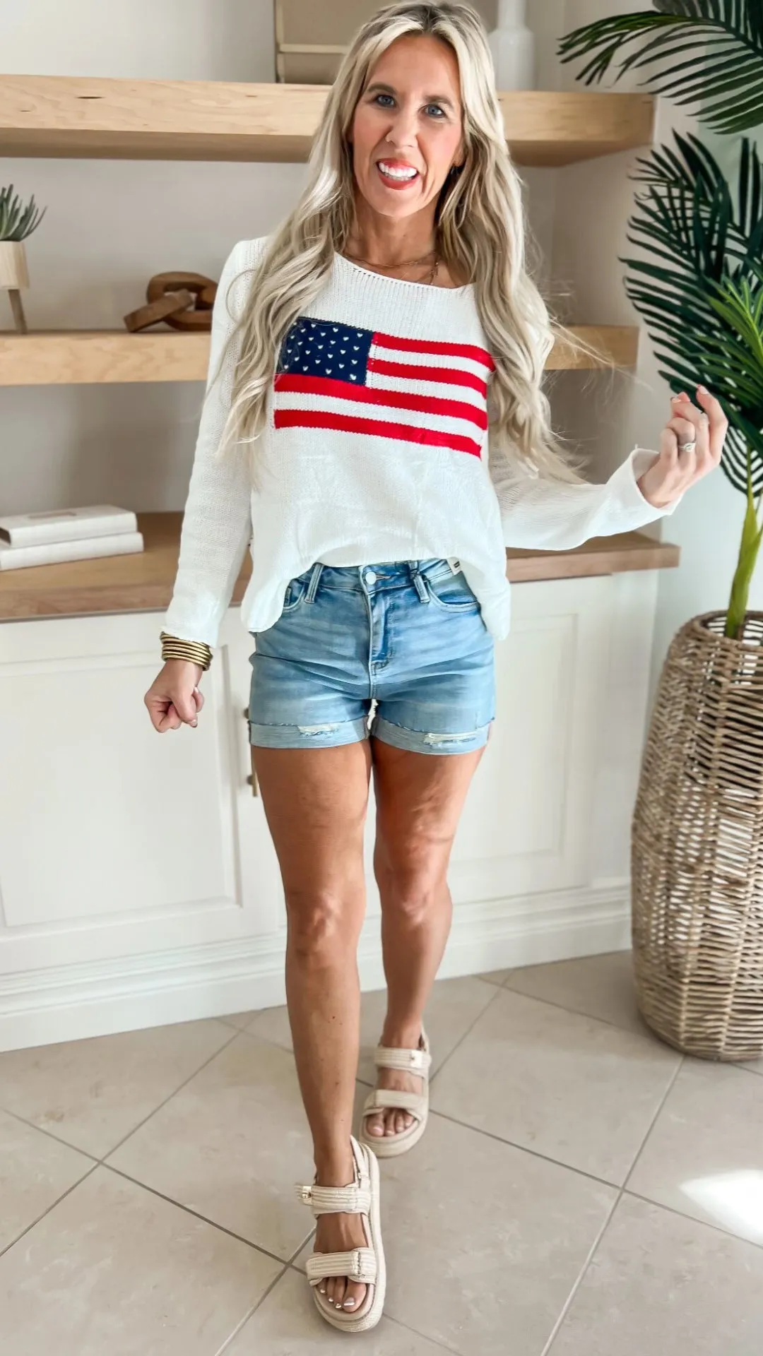 The Esra Light Wash Fray Hem Cut Off Dad Denim Shorts | Judy Blue - Final Sale